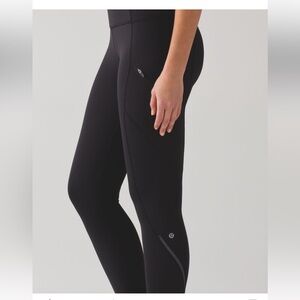 Black Lululemon cadence crusher cropped leggings